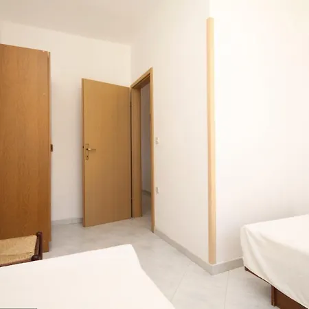 6464a Apartamento Rabac